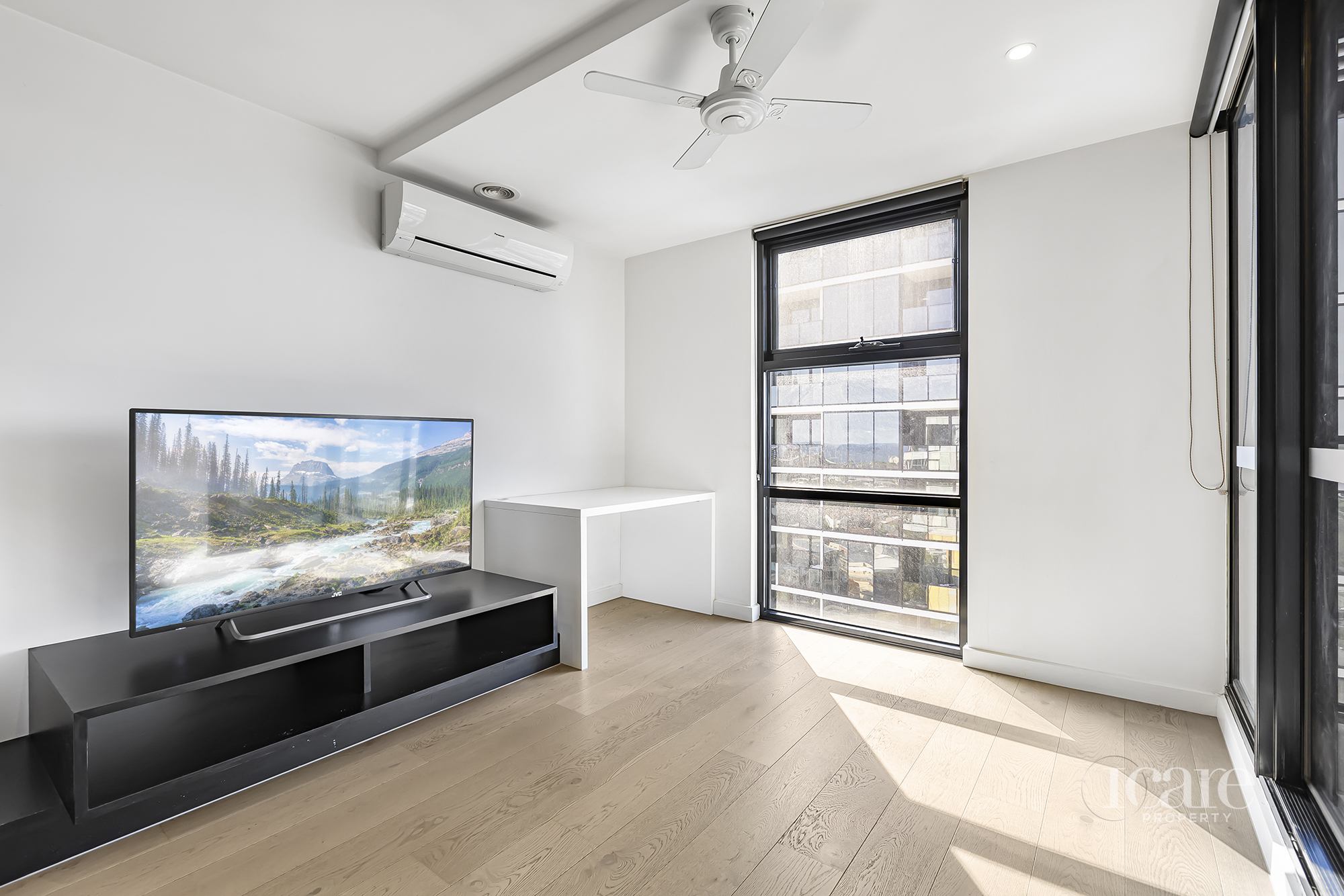 1702/6 St Kilda Road, St Kilda VIC 3182, St Kilda - Thumbnail 2